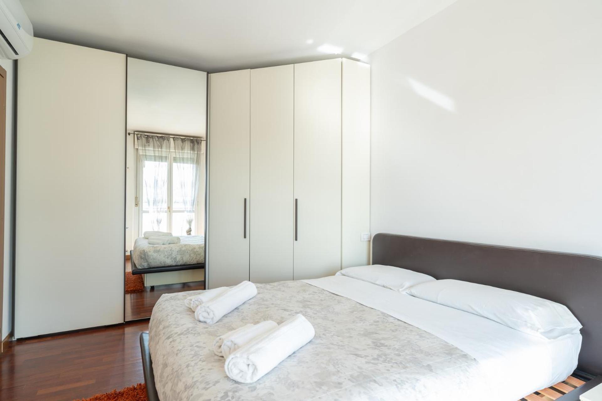 Large Well-Equipped Appartement Near Como Lake Lecco Exteriör bild