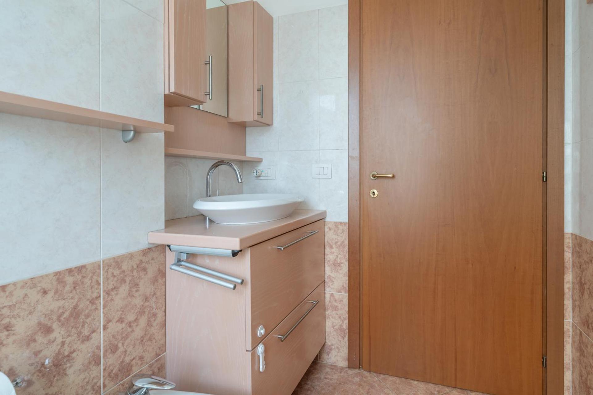 Large Well-Equipped Appartement Near Como Lake Lecco Exteriör bild