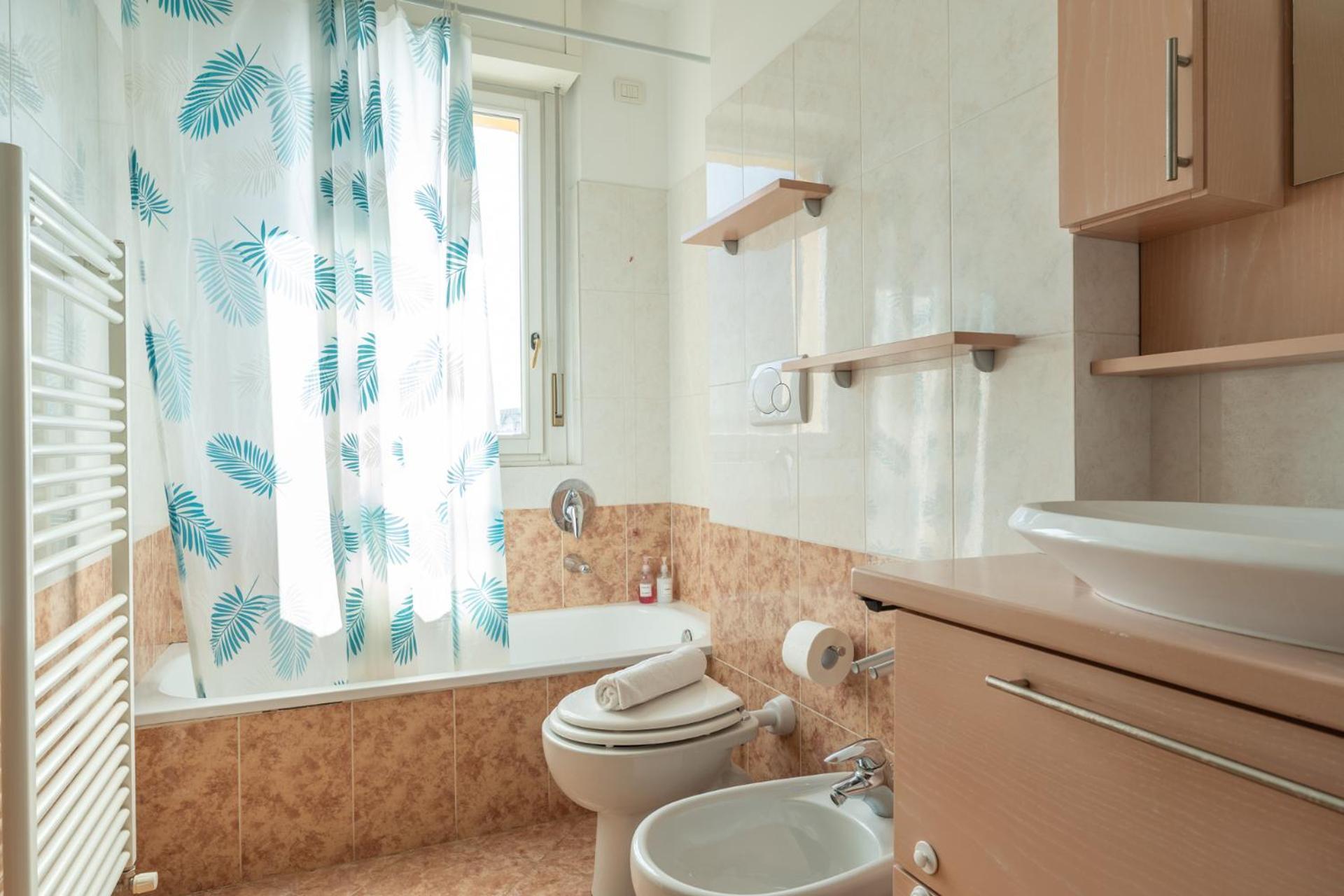 Large Well-Equipped Appartement Near Como Lake Lecco Exteriör bild