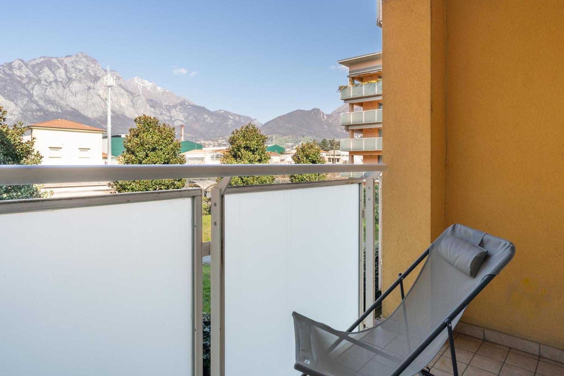Large Well-Equipped Appartement Near Como Lake Lecco Exteriör bild
